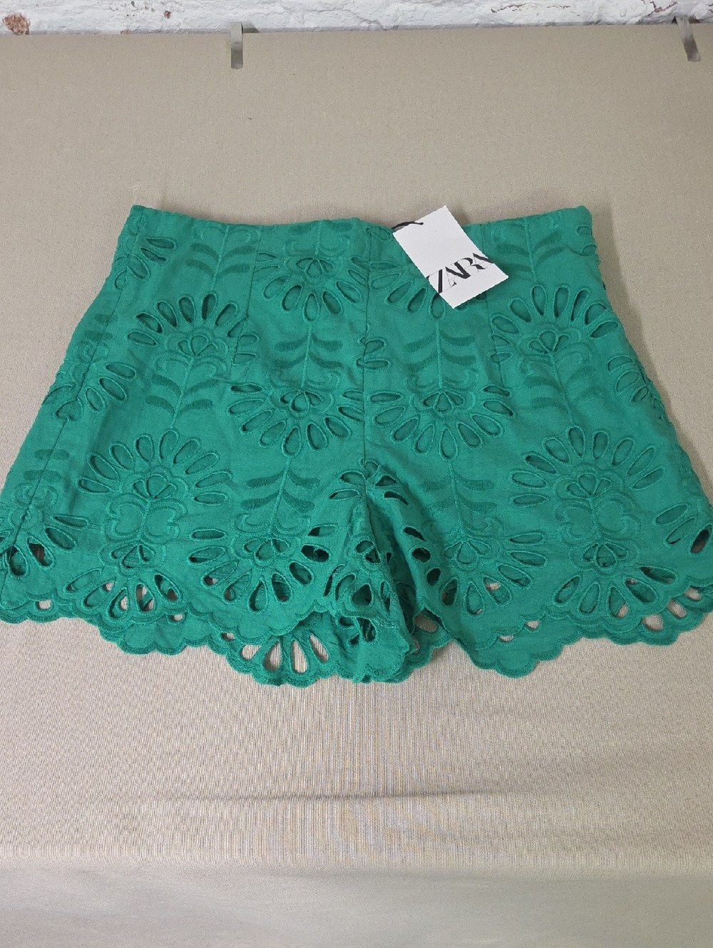 ZARA Green Eyelet Lace High-Waist Shorts 100% Cotton SZ XL